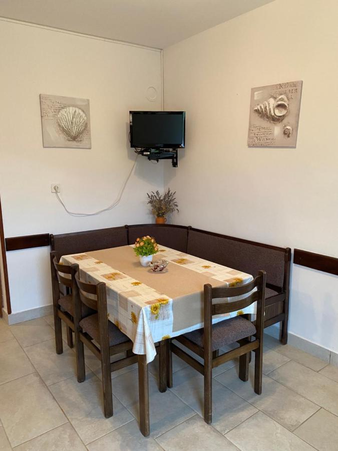 Apartment Mare Krk Milohnici Exterior foto